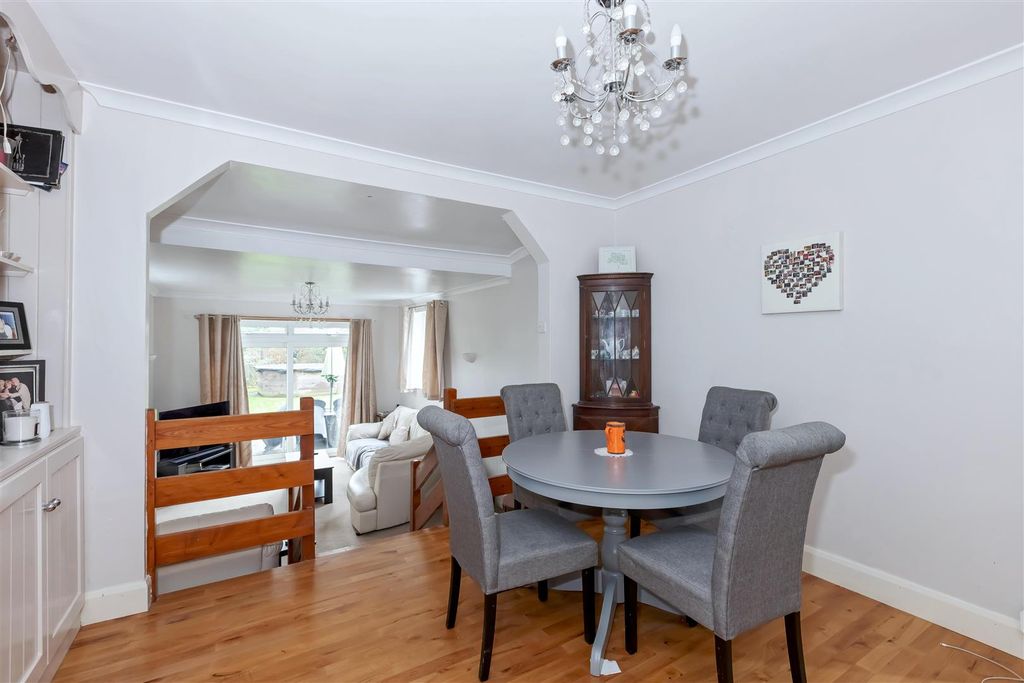 Property photo 3 of 18 Uplands Avenue_13.Jpg