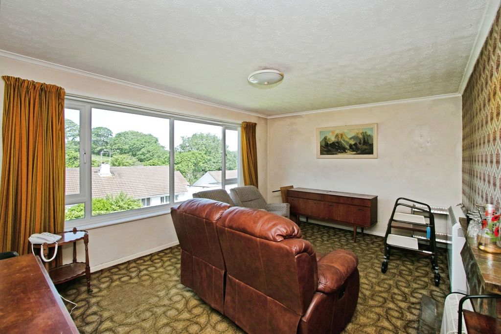 Property photo 2 of 19 Pbox-Img.Jpg