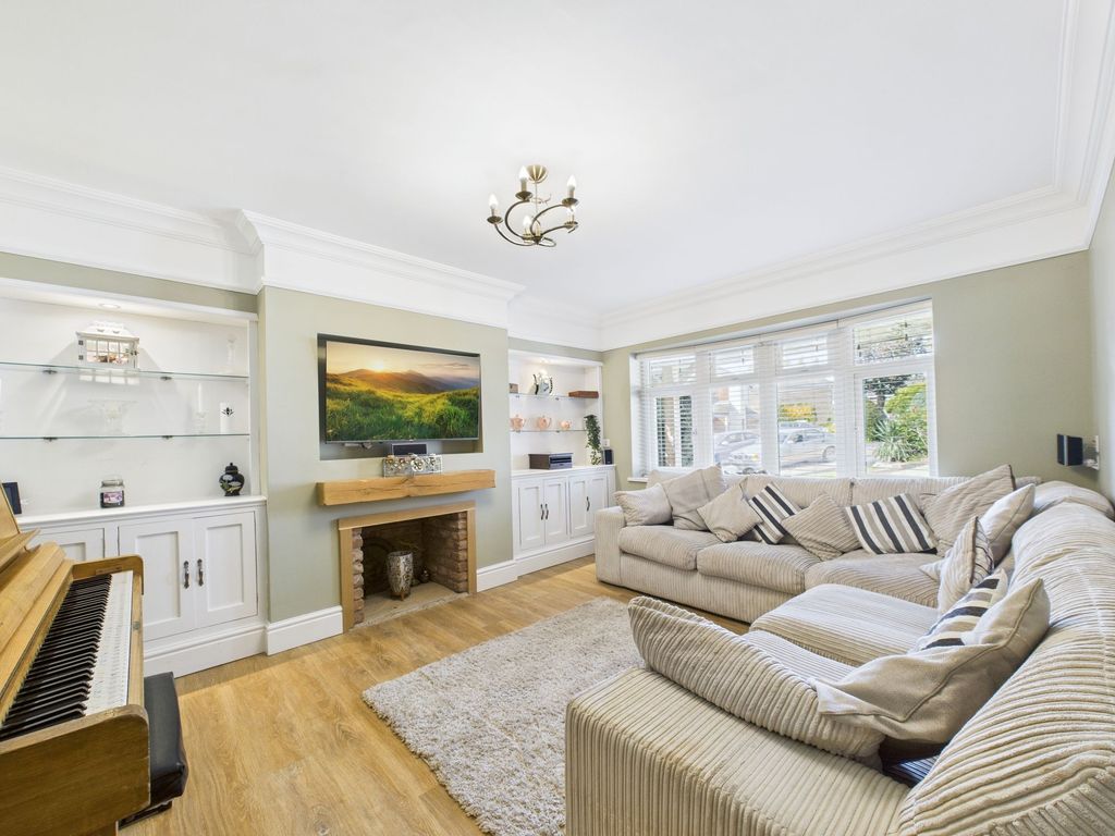 Property photo 2 of 34