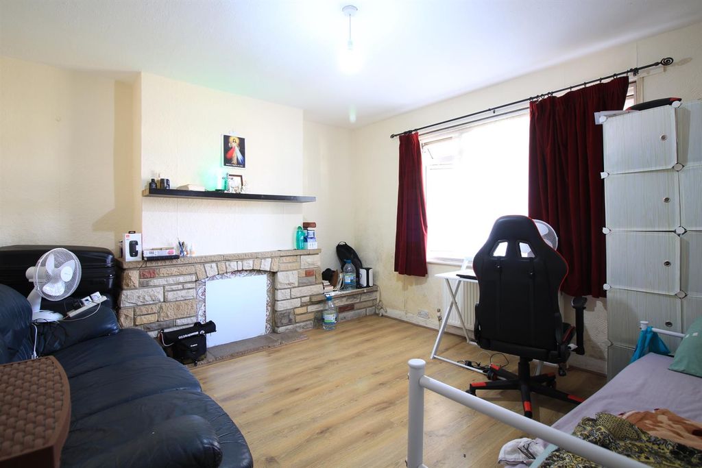 Property photo 2 of 6 Reception Room