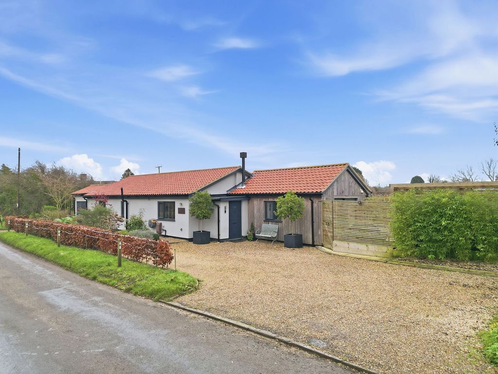 Property photo 2 of 27