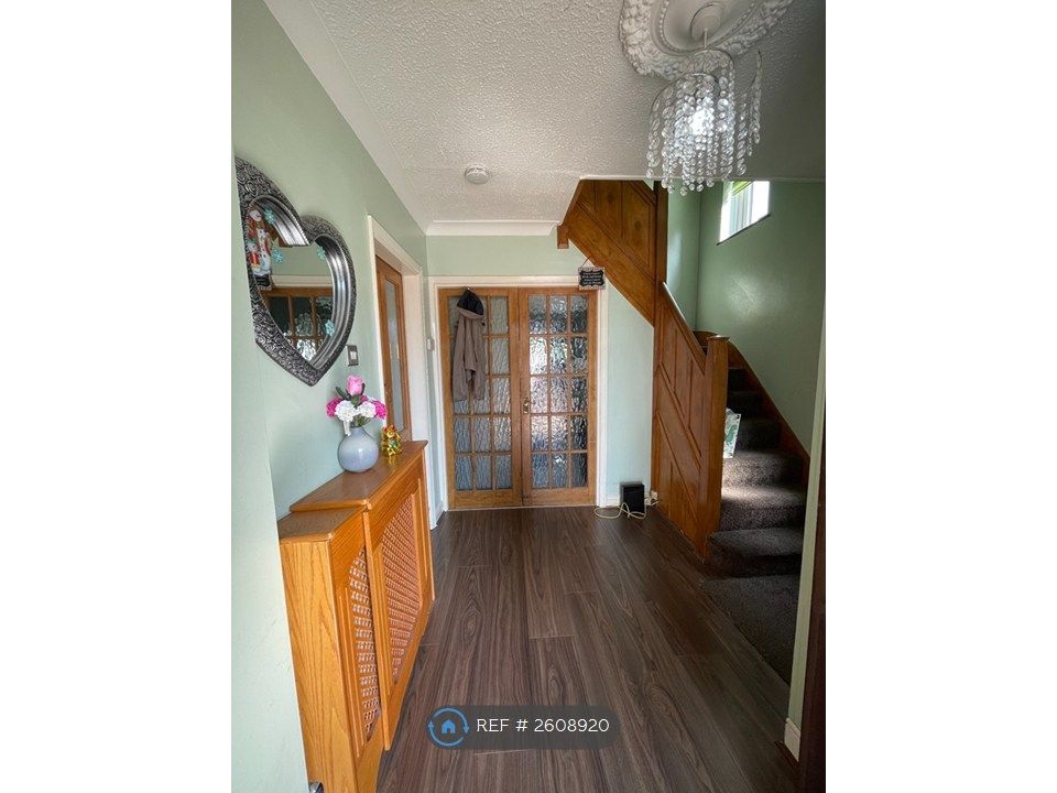 Property photo 2 of 35
