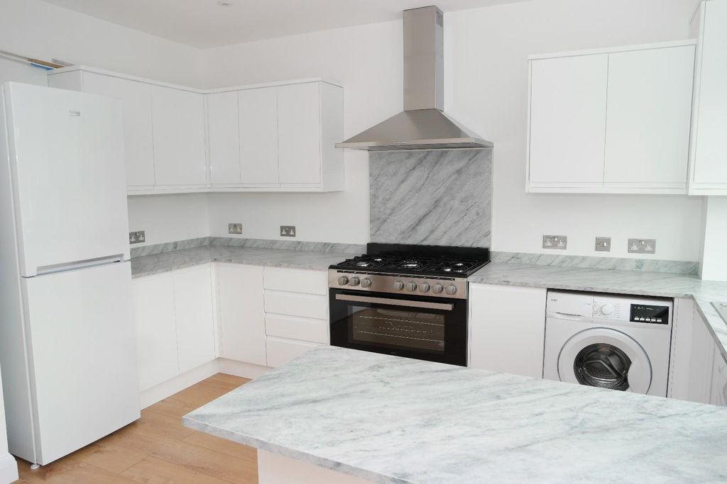 Property photo 2 of 11 Sam_6870.Jpg
