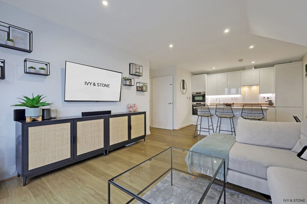 Property photo 1 of 19 4166210
