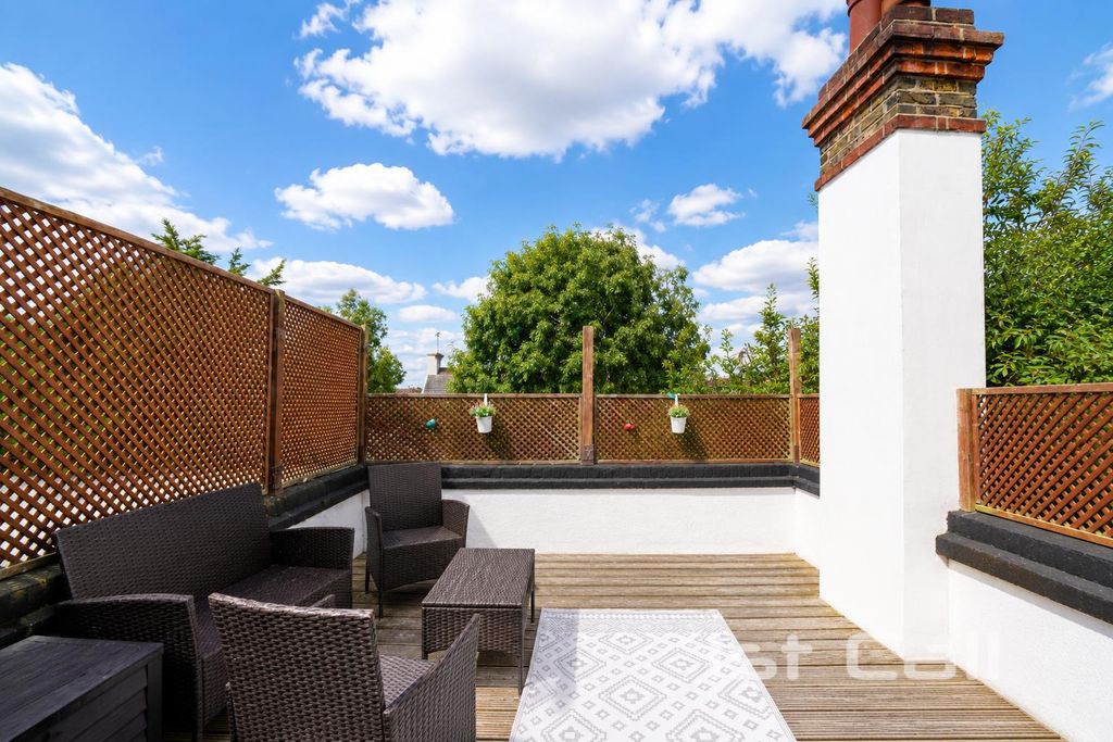 Property photo 3 of 18 Roof Terrace