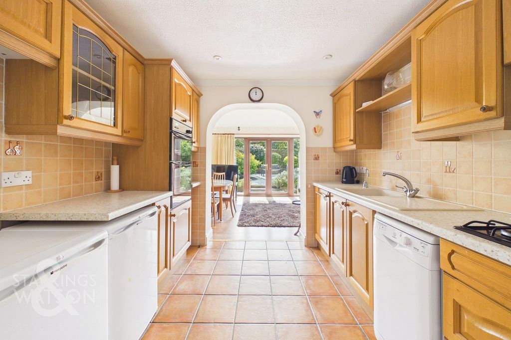 Property photo 3 of 22