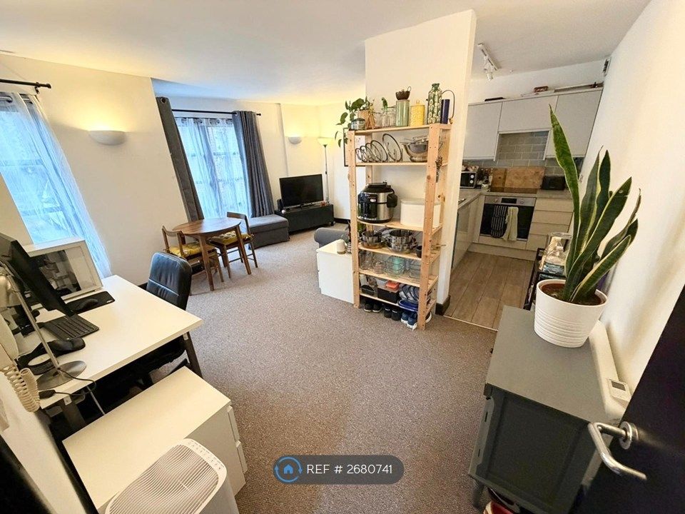 Property photo 3 of 6