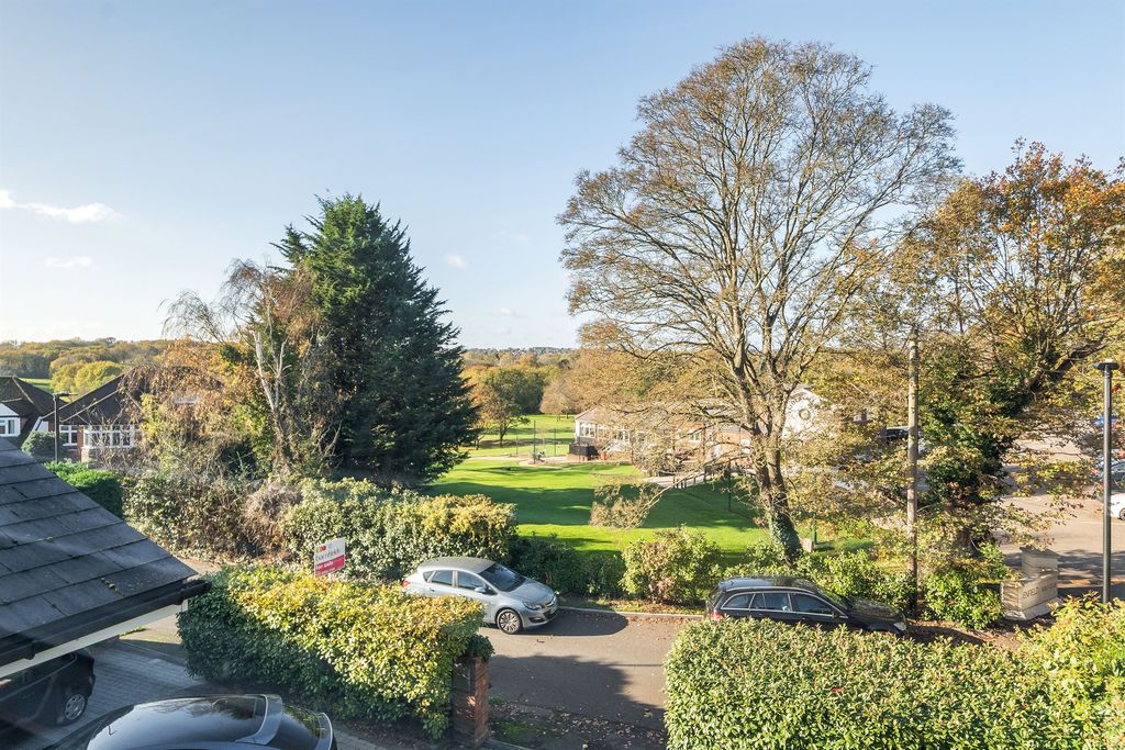 Property photo 2 of 22