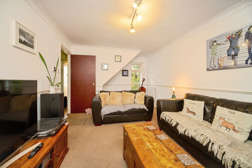 Property photo 2 of 23