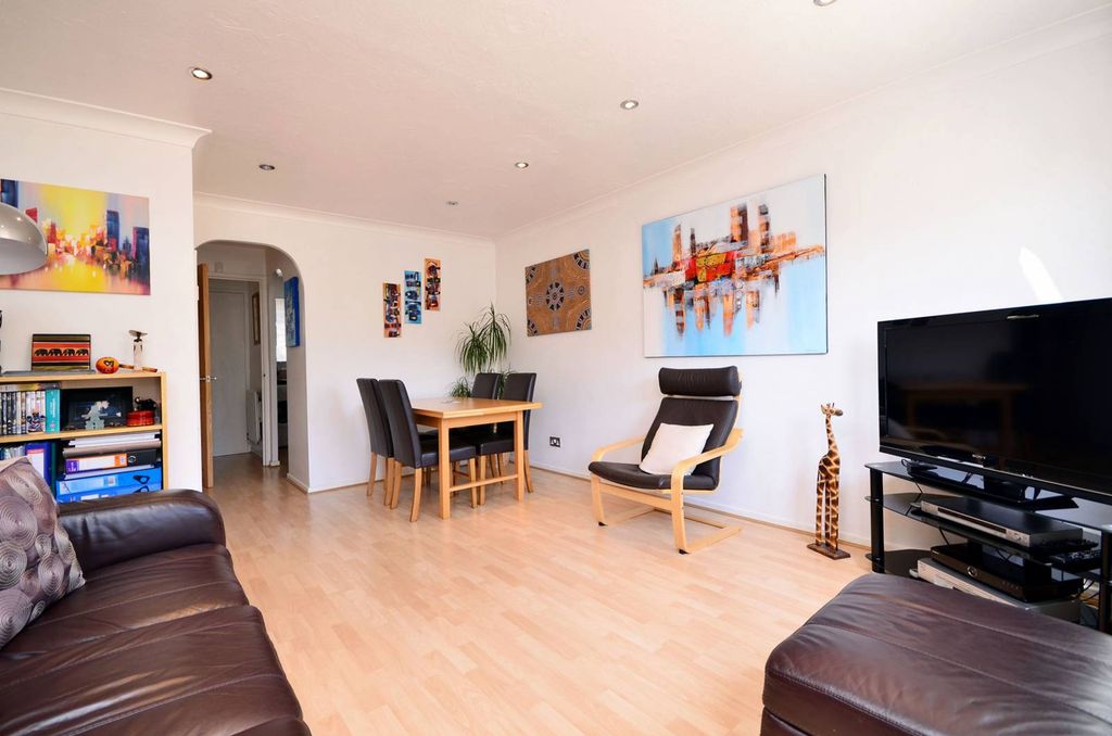 Property photo 2 of 7