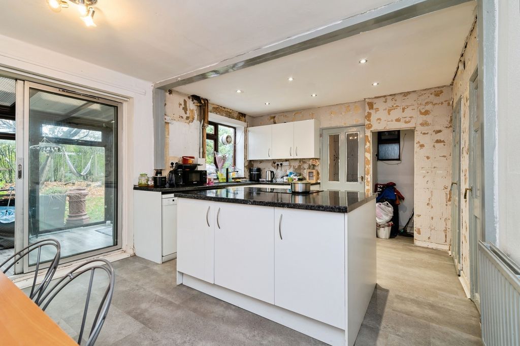 Property photo 3 of 17 Photo