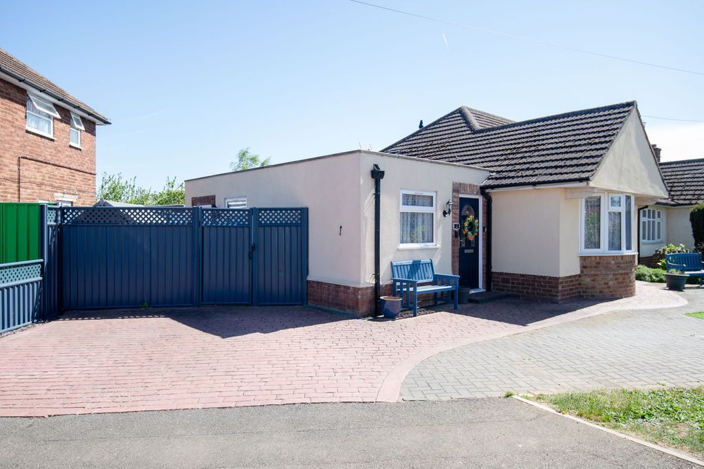 Property photo 2 of 26