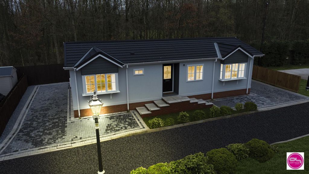 Property photo 2 of 33 Whitney Park Homes (5).Jpg