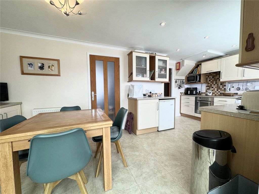 Property photo 3 of 13 Picture No. 01