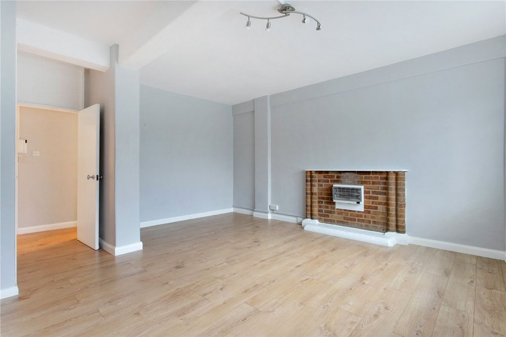 Property photo 3 of 9 Picture No. 10