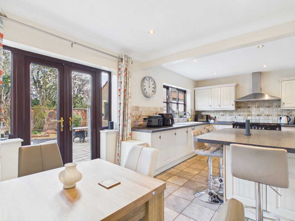 Property photo 2 of 23 5013304