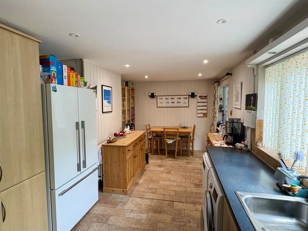 Property photo 2 of 20 Kitchen / Dining Room