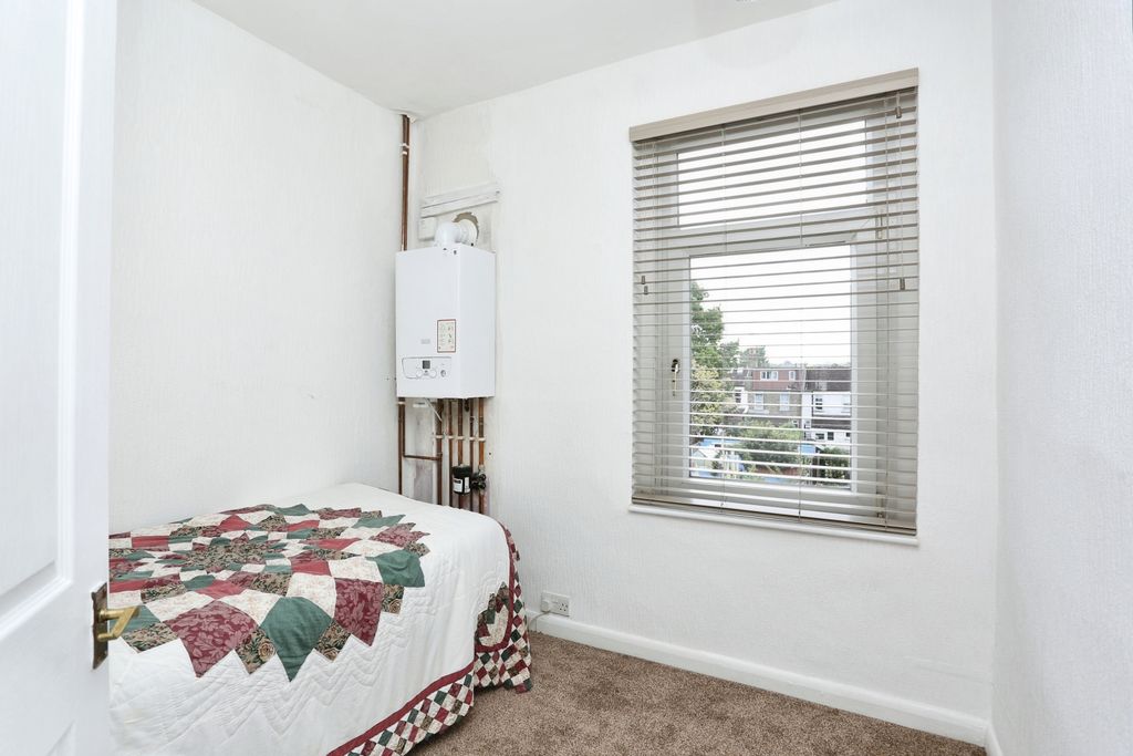 Property photo 3 of 20