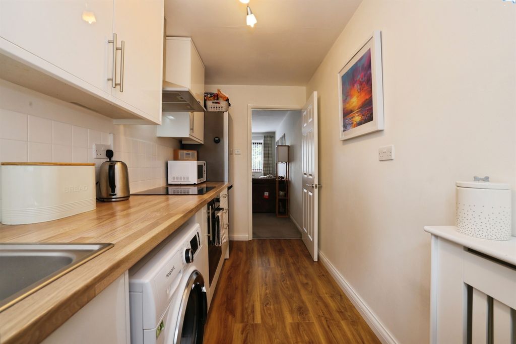 Property photo 3 of 10