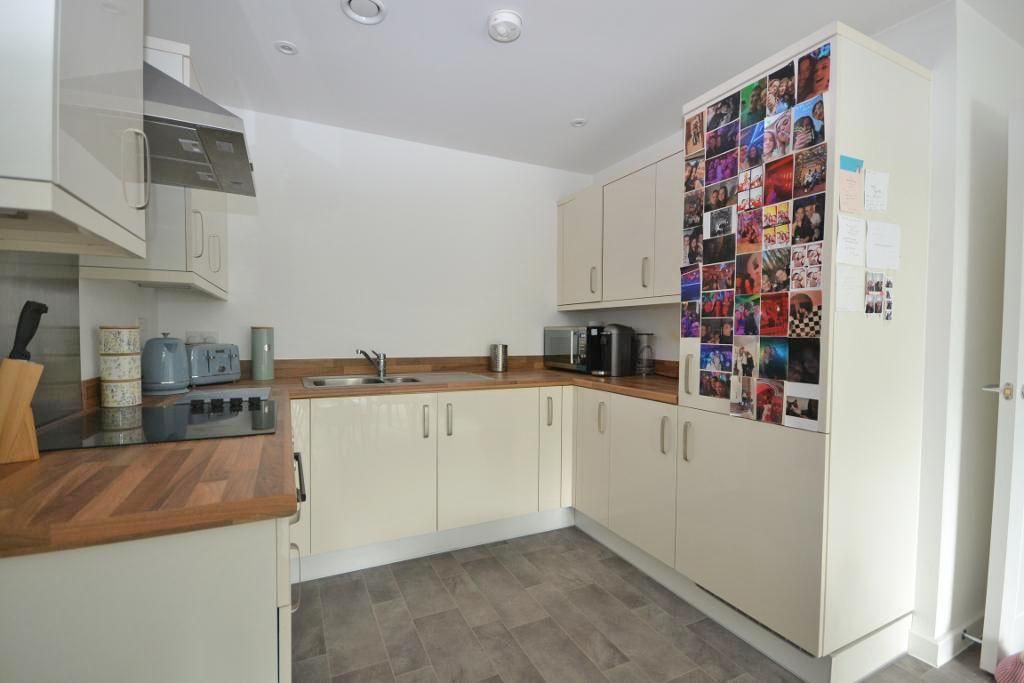 Property photo 2 of 14 Kitchen