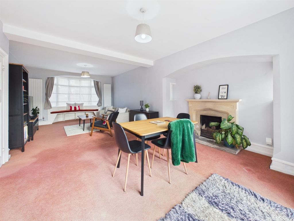 Property photo 3 of 23