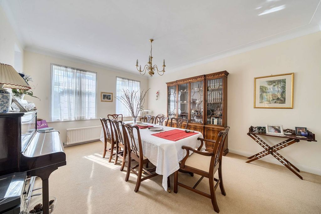 Property photo 3 of 20