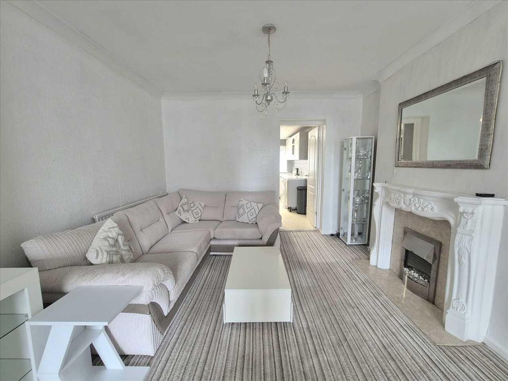 Property photo 2 of 22