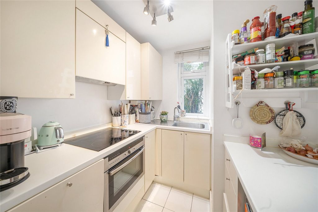 Property photo 3 of 13 Kitchen