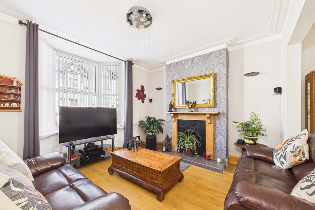 Property photo 3 of 19