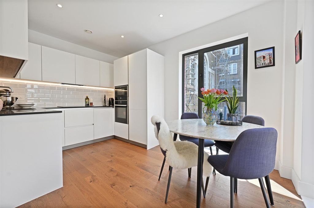 Property photo 2 of 12 Ar - Dauphine House11.Jpg