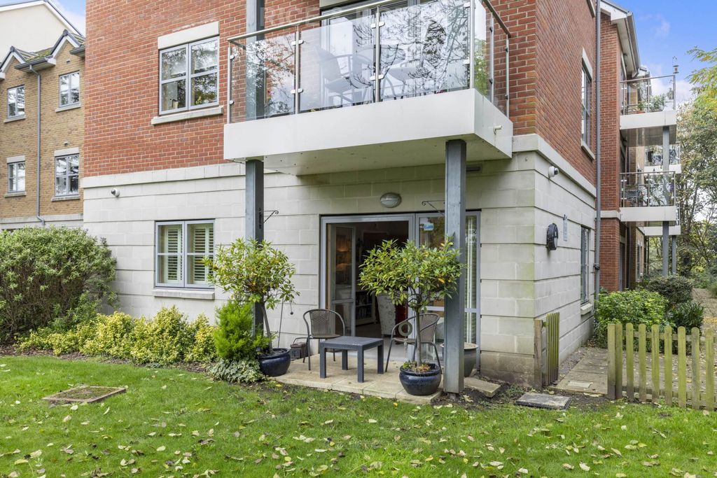 Property photo 1 of 17