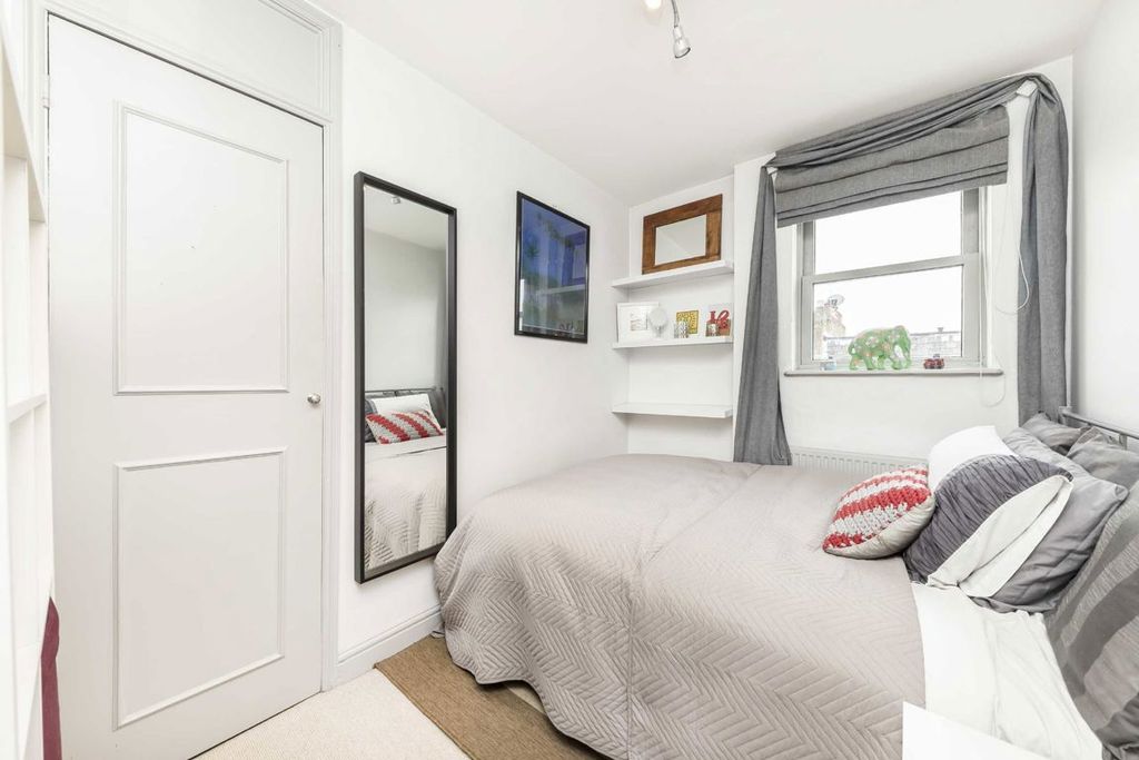 Property photo 3 of 5