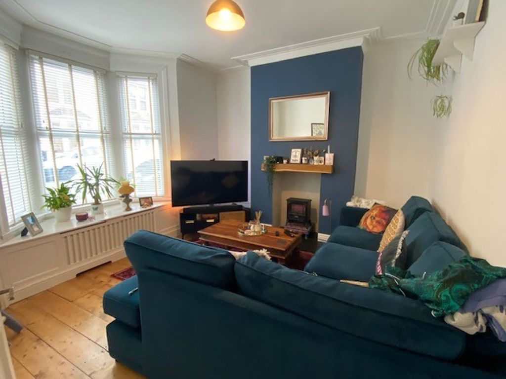 Property photo 2 of 12