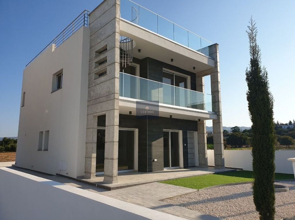 Property photo 1 of 2