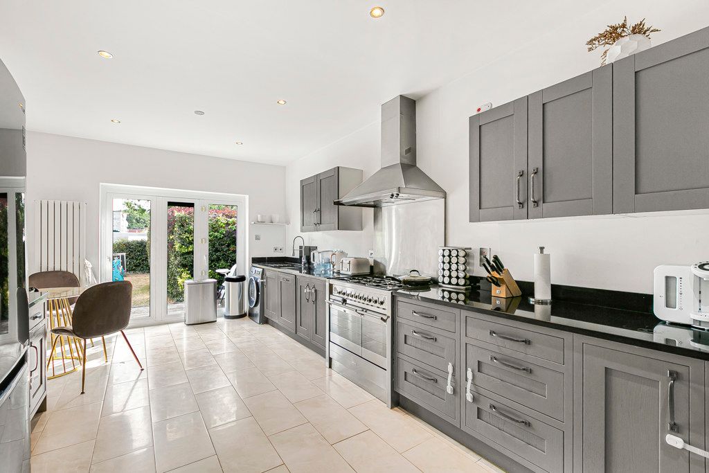 Property photo 2 of 15 Kitchen