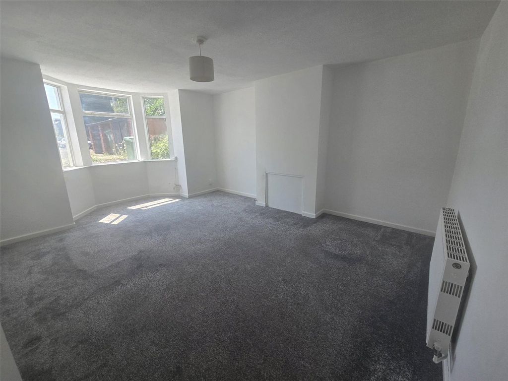 Property photo 3 of 7 Picture No. 06