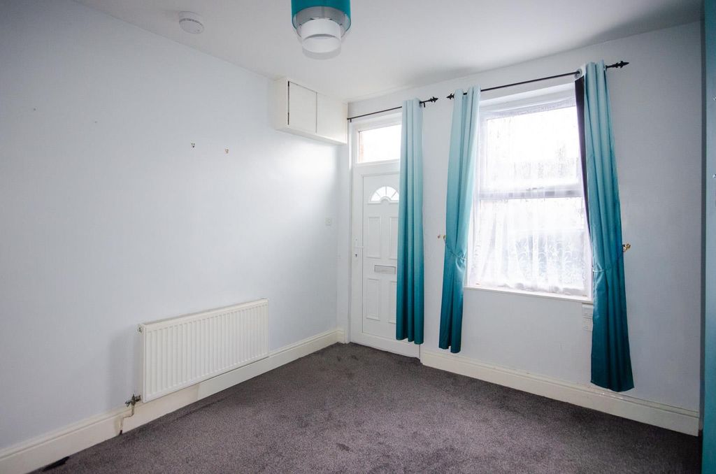 Property photo 3 of 17