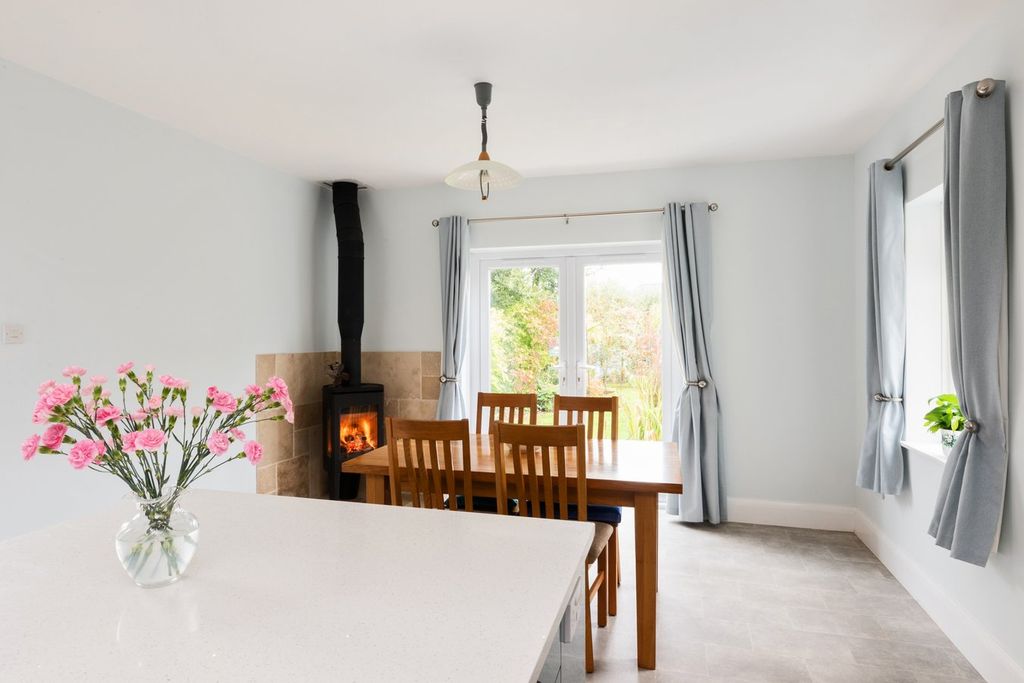 Property photo 3 of 30