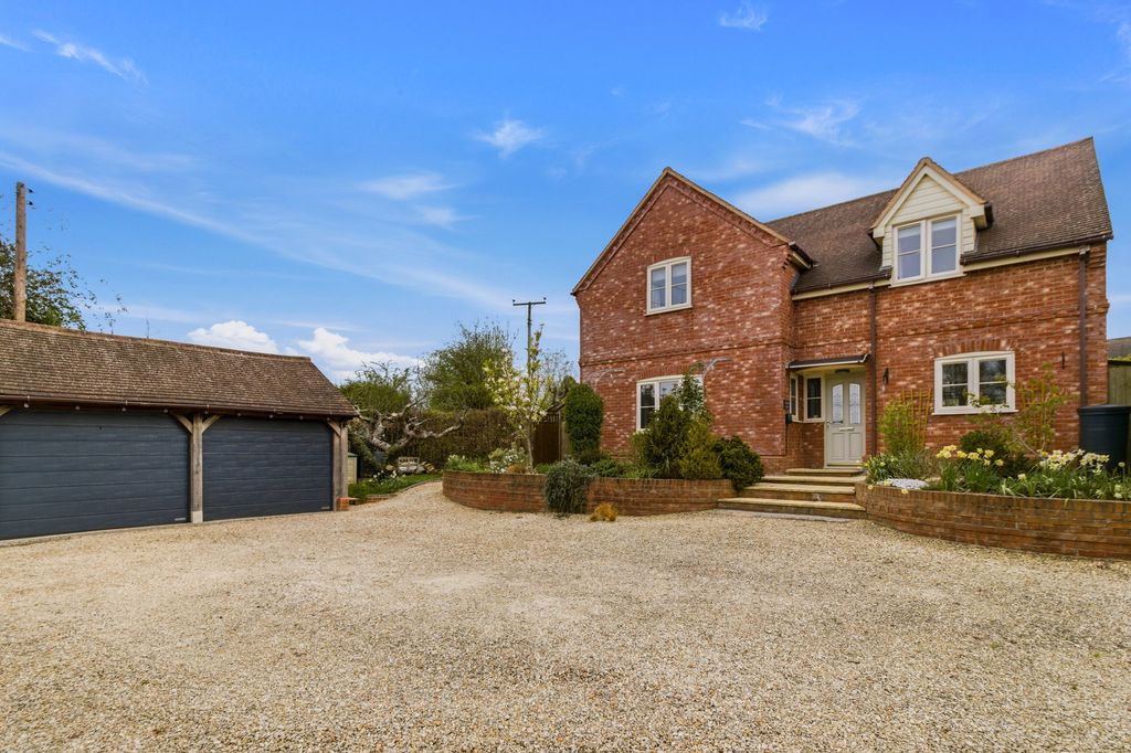Property photo 1 of 32