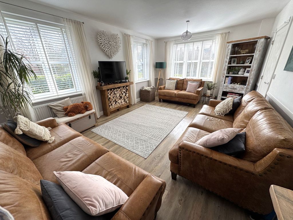 Property photo 2 of 26