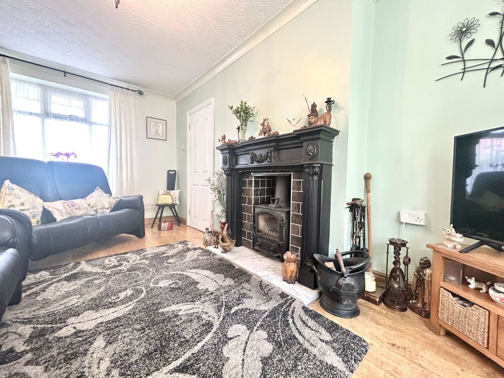 Property photo 2 of 30