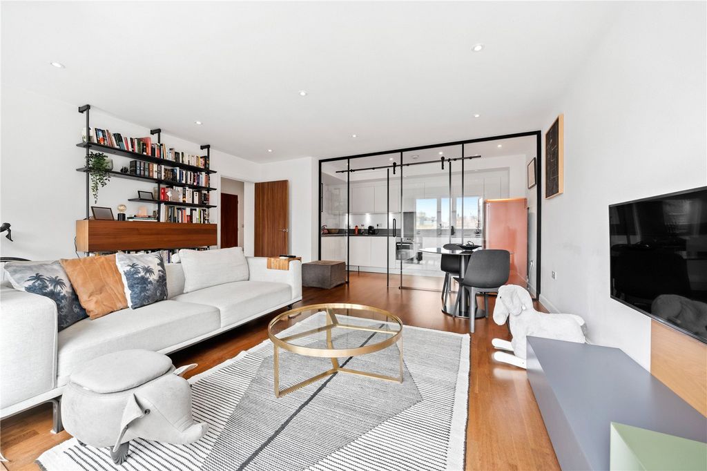 Property photo 2 of 8 Reception Room