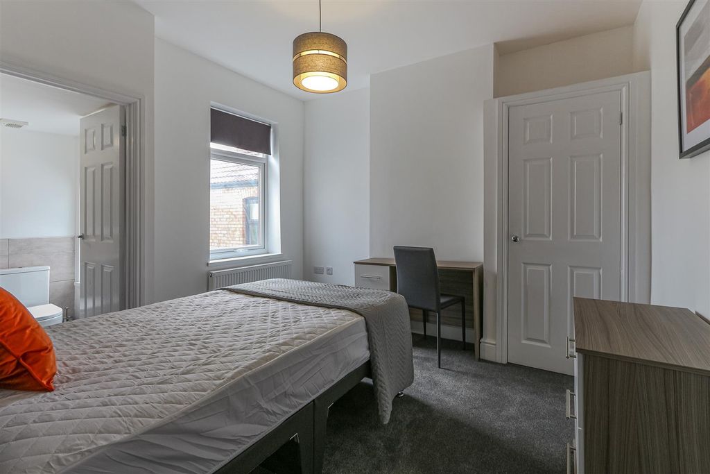 Property photo 3 of 7 Romilly Road 105-22.Jpg