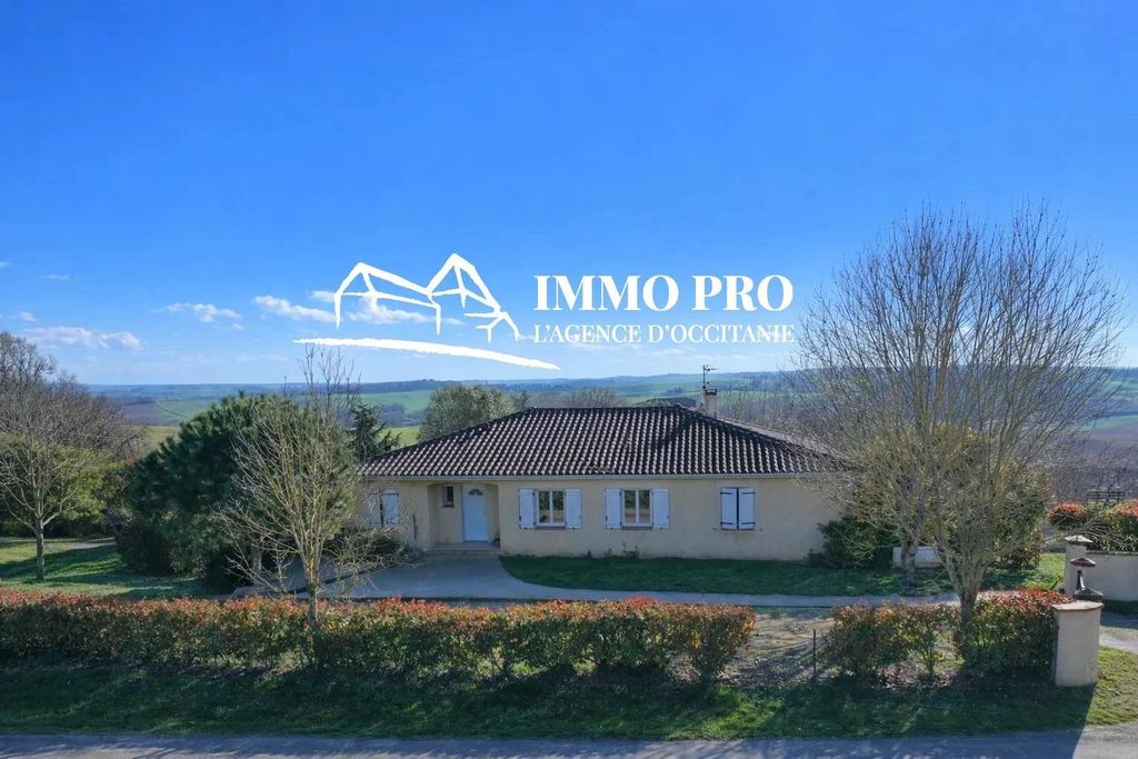 Property photo 1 of 12 One-Storey Villa Pyrenees View