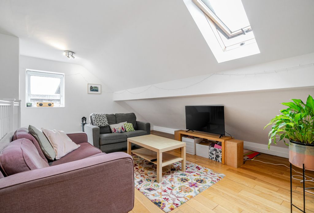 Property photo 3 of 22 1319729-11-68766B...