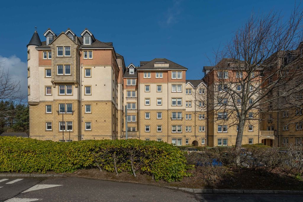 Property photo 1 of 42