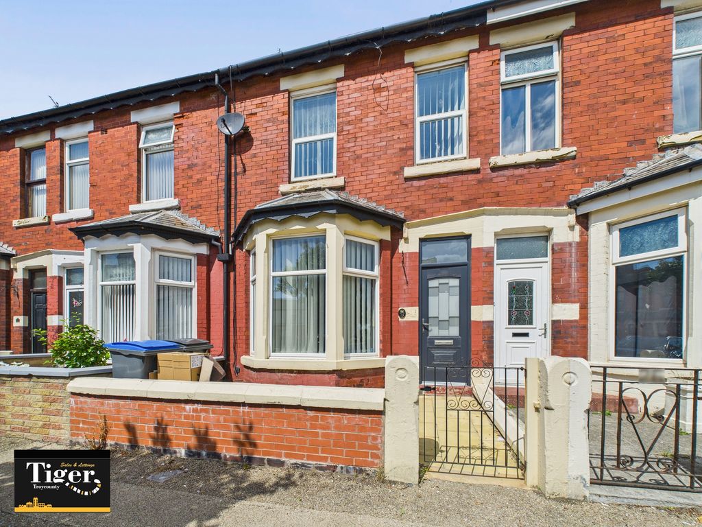 Property photo 1 of 13 Cam02176G0-Pr0659-Still013