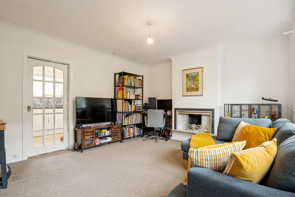 Property photo 2 of 24