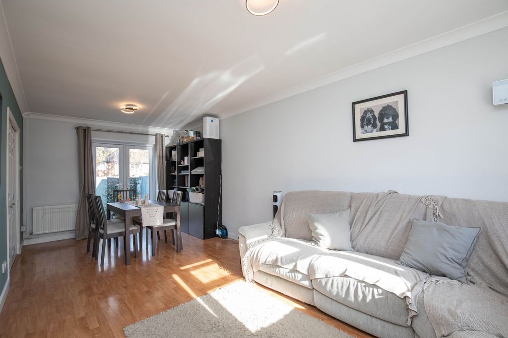 Property photo 2 of 29