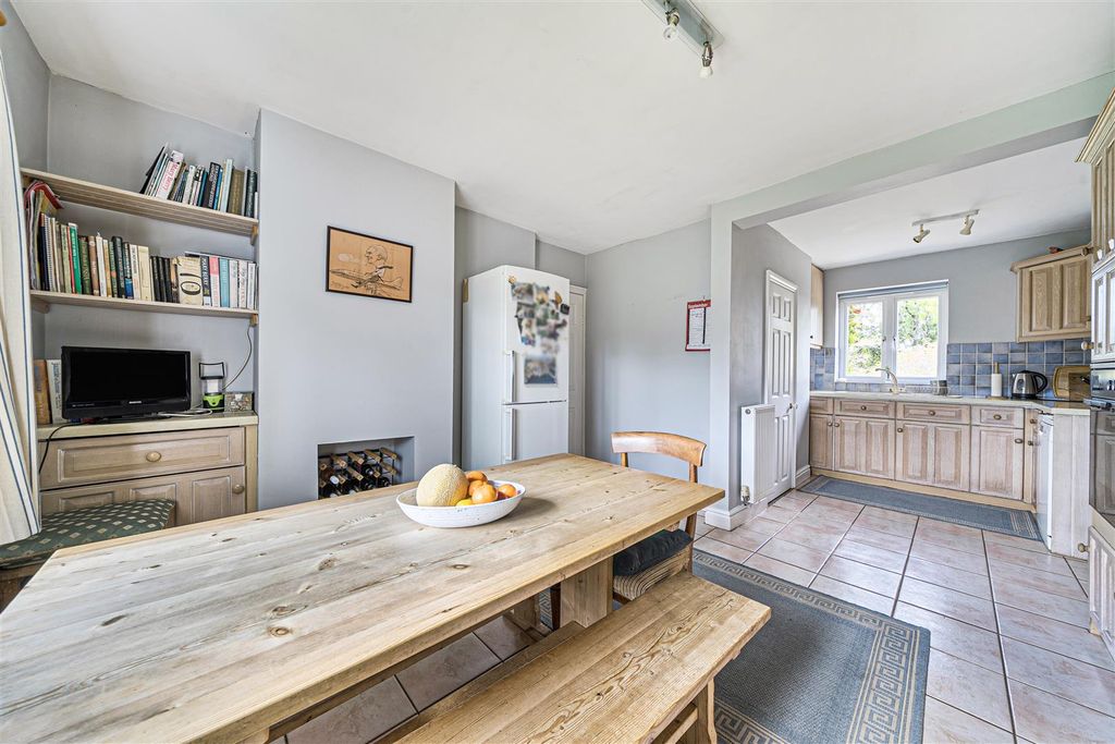 Property photo 3 of 20 Kitchen